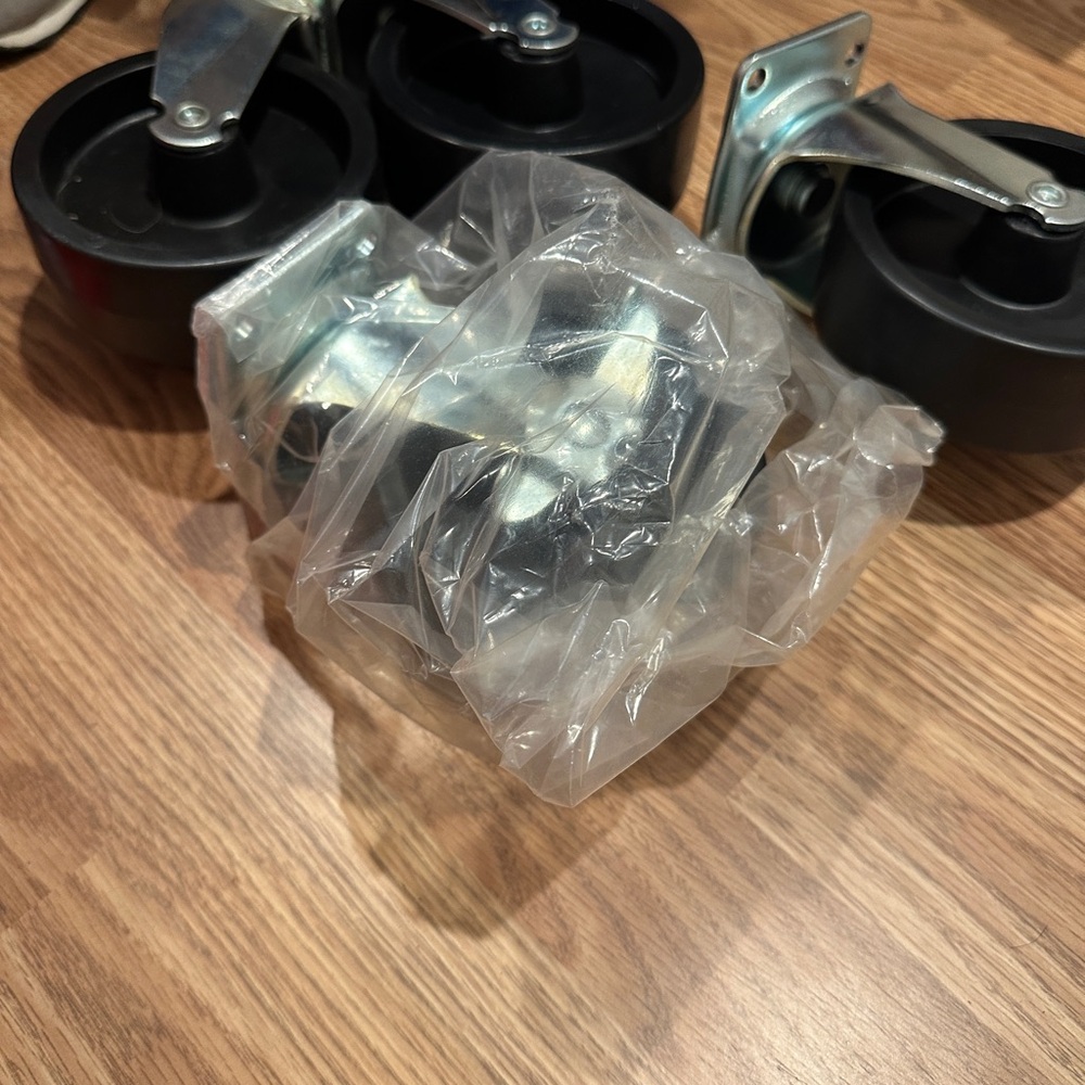 4 castor wheels for gladiator